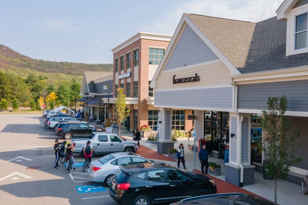 Settlers Green Outlet Village